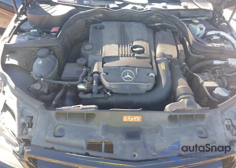 2012 Mercedes-Benz C 250 Luxury/Sport z USA, uszkodzony, nr VIN WDDGF4HB9CA620425